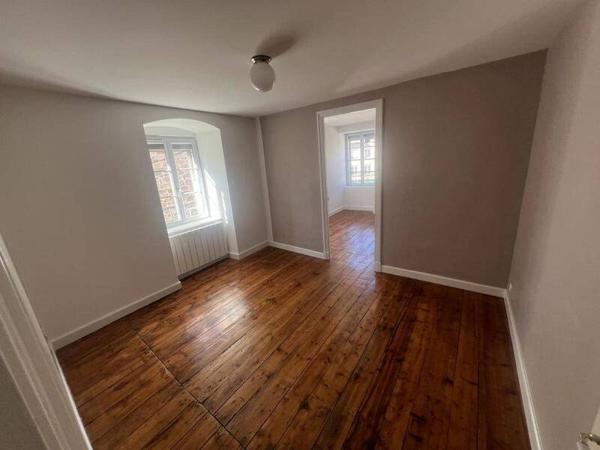 Maison 6 pièces                                        - 43260 Saint-Julien-Chapteuil Réf : 13467