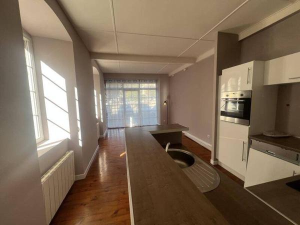 Maison 6 pièces                                        - 43260 Saint-Julien-Chapteuil Réf : 13467