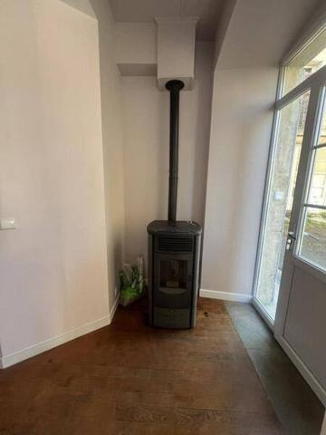 Maison 6 pièces                                        - 43260 Saint-Julien-Chapteuil Réf : 13467