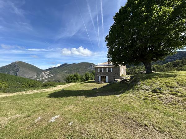 Immobilier Digne-les-Bains (04000) – Maison 195.58m2 – 546 000 €