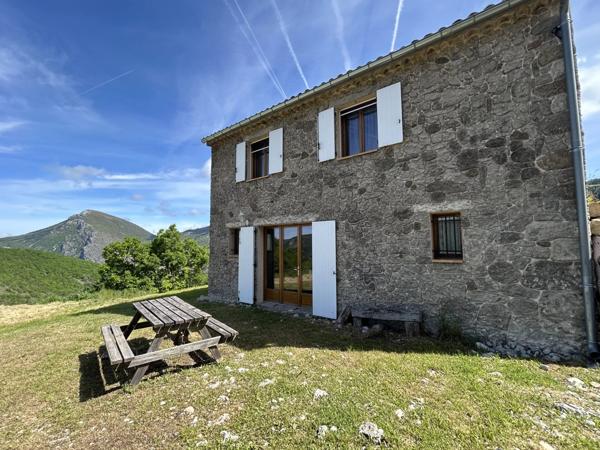 Immobilier Digne-les-Bains (04000) – Maison 195.58m2 – 546 000 €