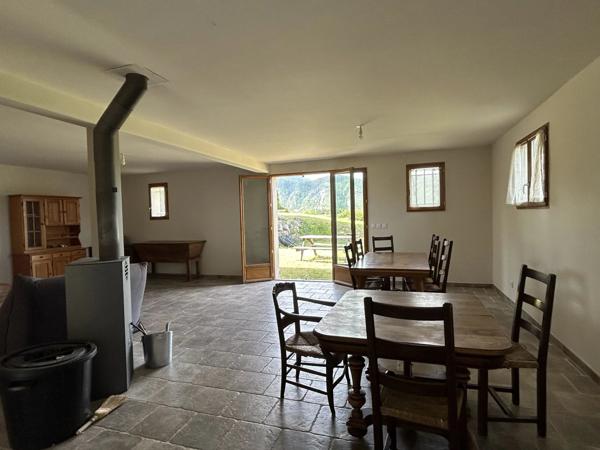 Immobilier Digne-les-Bains (04000) – Maison 195.58m2 – 546 000 €