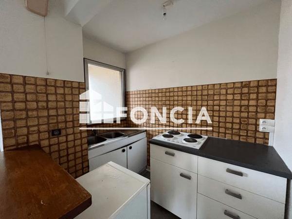 Location Appartement 2 pièces 39.3 m² - 84 RUE ROBESPIERRE Agen 47000