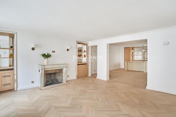 A vendre - Appartement - 135 m² -  Paris  - 75007 - Carré des Antiquaires