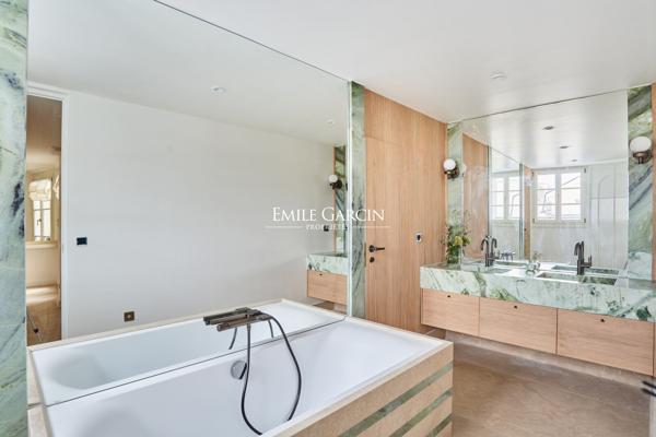 A vendre - Appartement - 135 m² -  Paris  - 75007 - Carré des Antiquaires