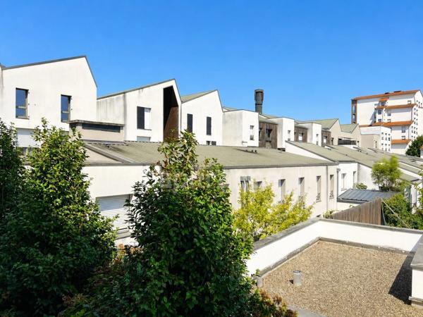 Appartement T3 en duplex avec terrasse au cœur des Bassins à flot - Bordeaux (33)