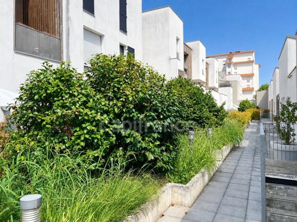 Appartement T3 en duplex avec terrasse au cœur des Bassins à flot - Bordeaux (33)