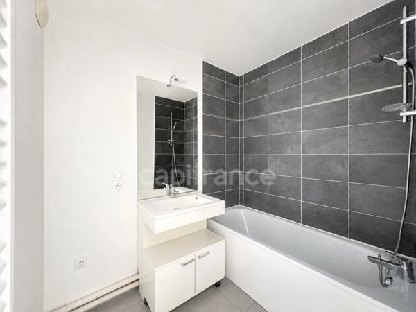 Appartement T3 en duplex avec terrasse au cœur des Bassins à flot - Bordeaux (33)