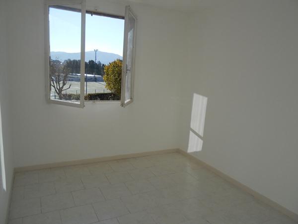 MARSEILLE 12ème. Beaumont Plateau. Appartement T3 dans résidence fermée.