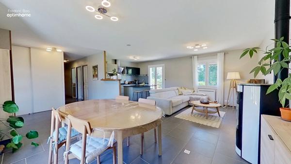 Séjour lumineux, 4 chambres, piscine et jardin arboré : une maison prête à accueillir votre famille