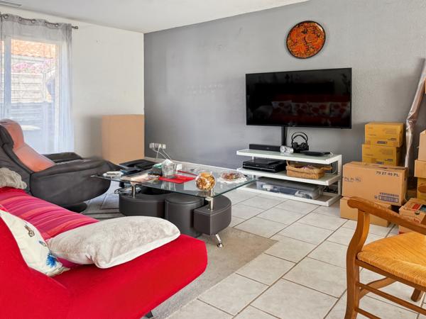 Saint-Privat (07200) Grande Maison Plain-pied avec petit Jardin Arboré…