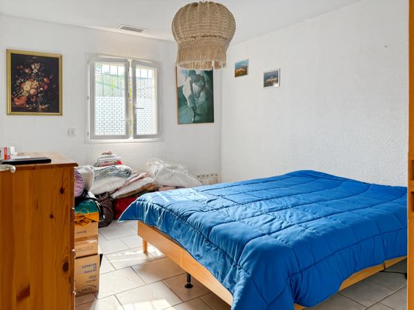 Saint-Privat (07200) Grande Maison Plain-pied avec petit Jardin Arboré…