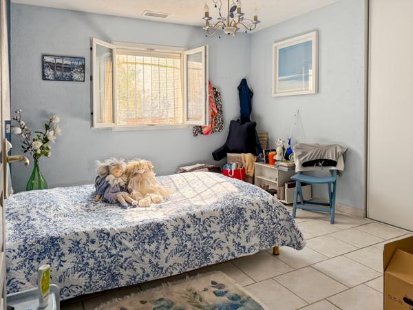 Saint-Privat (07200) Grande Maison Plain-pied avec petit Jardin Arboré…