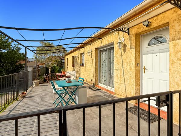 Saint-Privat (07200) Grande Maison Plain-pied avec petit Jardin Arboré…