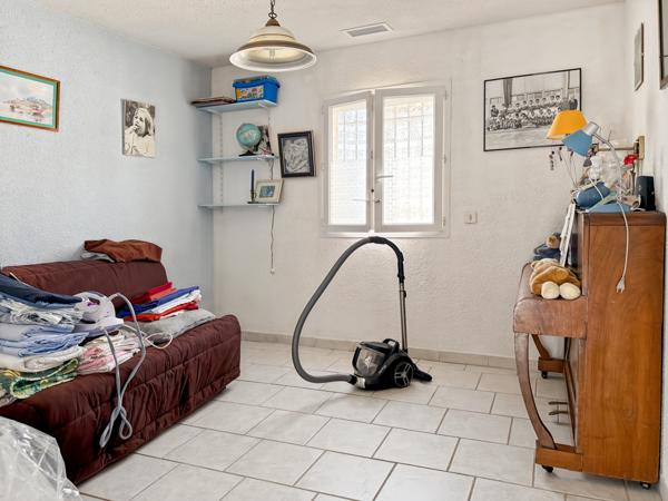 Saint-Privat (07200) Grande Maison Plain-pied avec petit Jardin Arboré…