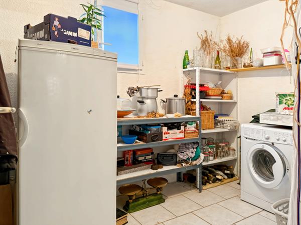 Saint-Privat (07200) Grande Maison Plain-pied avec petit Jardin Arboré…