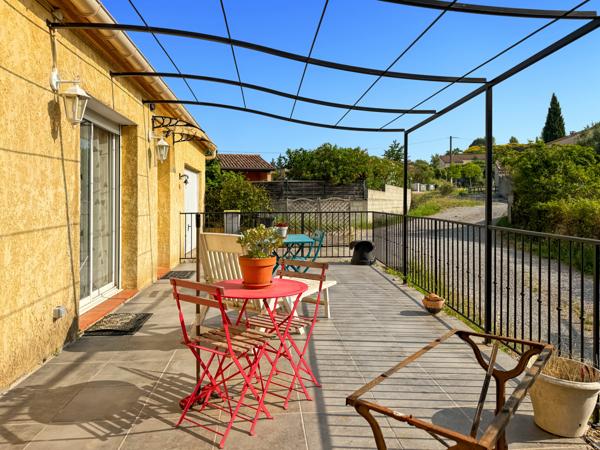 Saint-Privat (07200) Grande Maison Plain-pied avec petit Jardin Arboré…