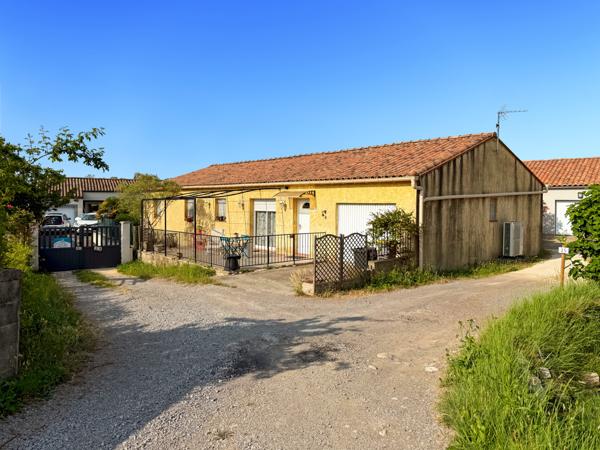 Saint-Privat (07200) Grande Maison Plain-pied avec petit Jardin Arboré…