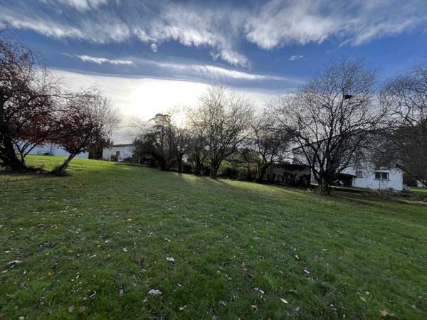 Terrain à vendre 141 700 € La Salvetat-Saint-Gilles 900 m² DPE