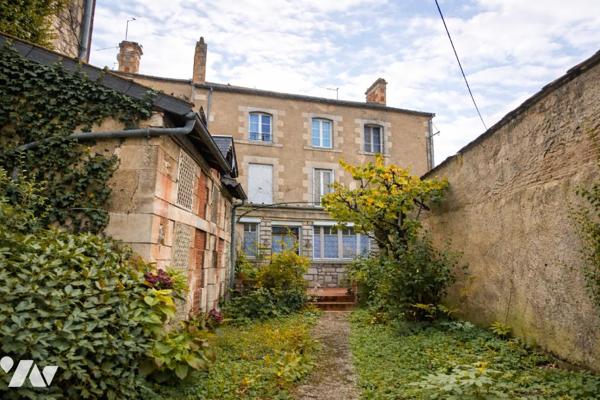 MAISON DE BOURG, à proximité de toutes commodités