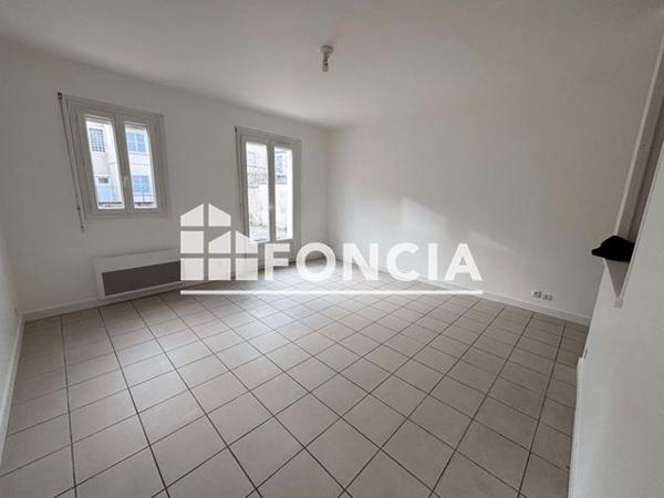 Location Studio 30.11 m² - 13 RUE DU CLOS SCELLIER Mantes La Jolie 78200