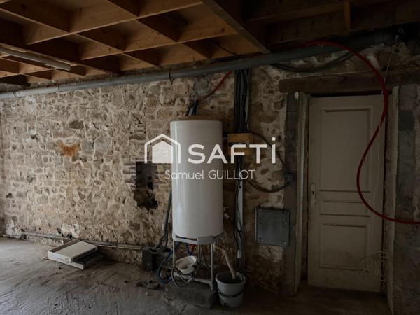 Maison de caractère à réinventer et au calme