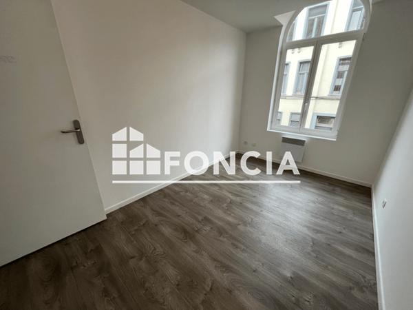 Location Appartement 4 pièces 109.2 m² - 62 RUE DE L'ALOUETTE Roubaix 59100