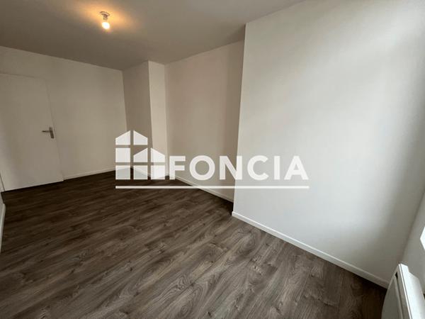 Location Appartement 4 pièces 109.2 m² - 62 RUE DE L'ALOUETTE Roubaix 59100