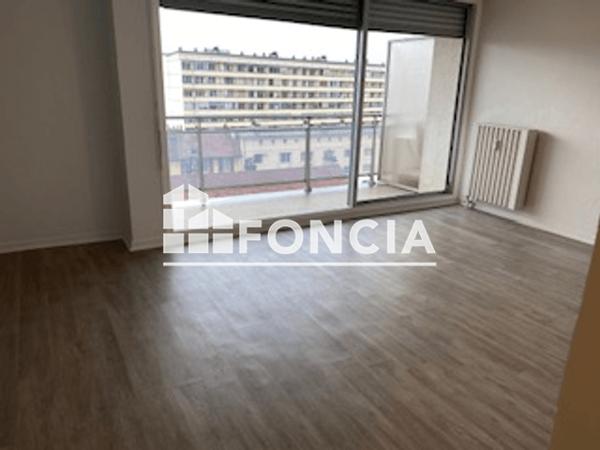 Location Appartement 2 pièces 38.73 m² - 151 RUE COSTA DE BEAUREGARD Chambery 73000