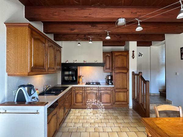 Saint-Marcelin-de-Cray (71460) Maison familiale rénovée avec dépendances et terrain de plus d’1 ha