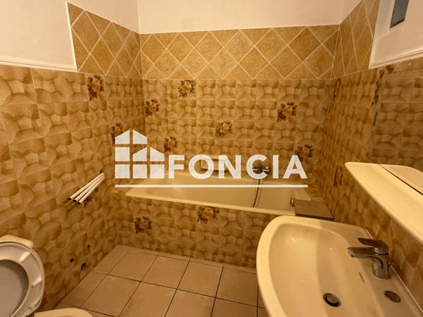 Location Appartement 3 pièces 69.74 m² - 16 HENRI ISNARD Vence 06140