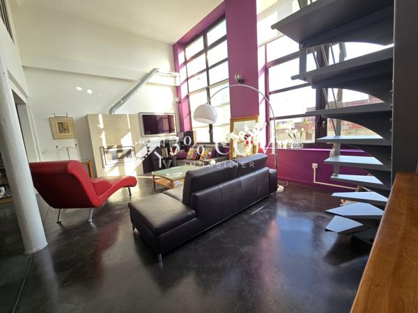 Loft
                                                                                                                                                                                                                                                                                                                        5 pièce(s)                                                                                                                                                                                                          3 chambre(s)                                                                                                                                                                                                          145  m²