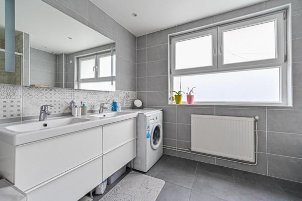 A  7  minutes de la Gare RER D  Vert de Maisons