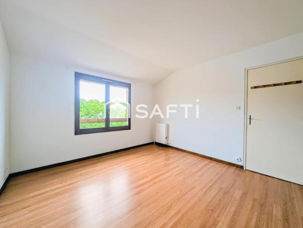 MAISON 100 M², 3 CHAMBRES AVEC GARAGE ET JARDIN