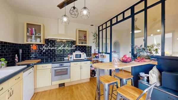 Maison de 120 m² sur 828 m2 de terrain proche des commerces