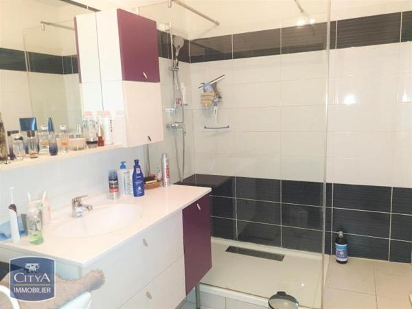 Appartement à louer 2 pièces 73m²