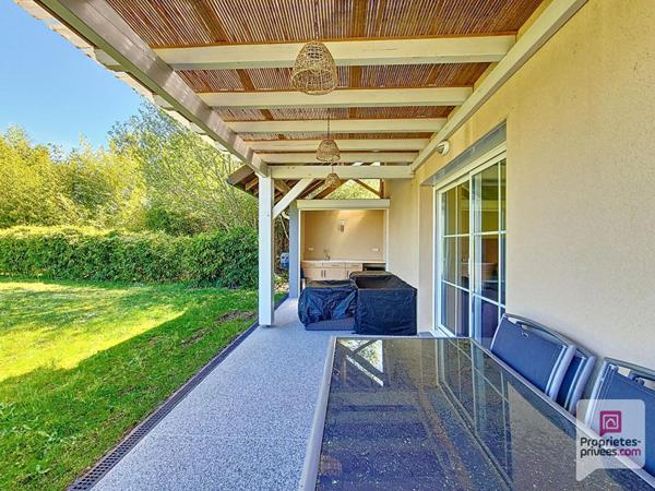 Superbe propriété de plain-pied, piscine et parc de 6 400 m²