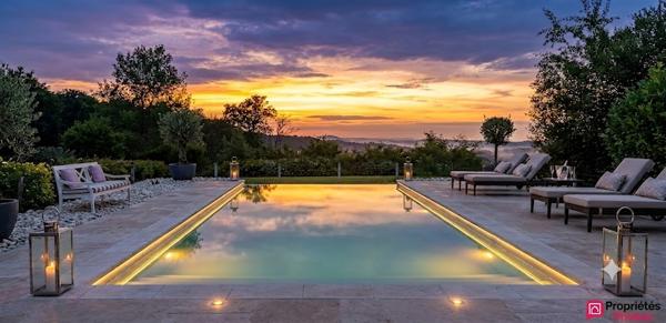 Superbe propriété de plain-pied, piscine et parc de 6 400 m²