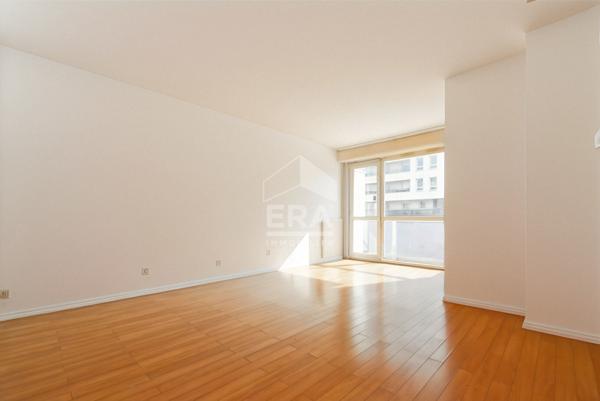 Studio avec balcon, lumineux et sans vis à vis