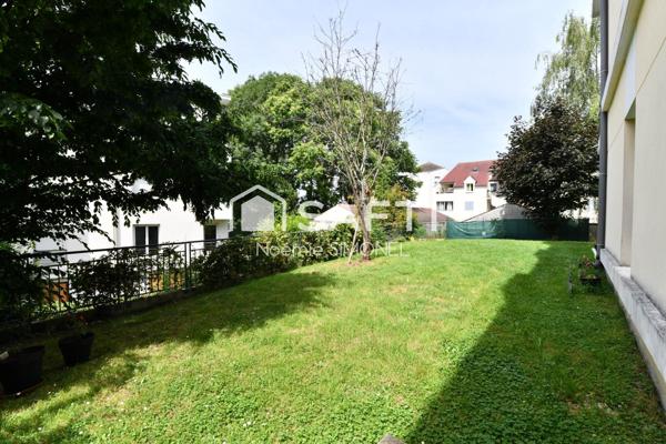 Grand appartement de deux pièces avec un grand jardin privé de 200m2 !