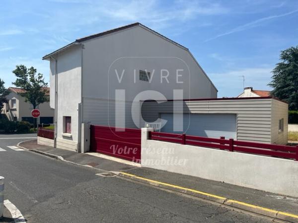 MAISON LA CHAPELLE BASSE MER BOURG