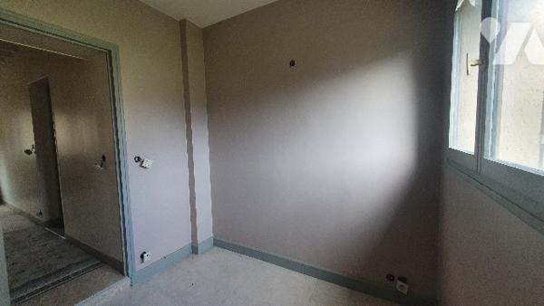 A 10 mn VERNON - belle maison caractère à finir de rénover, 6pp, 120 m2, dépendance.