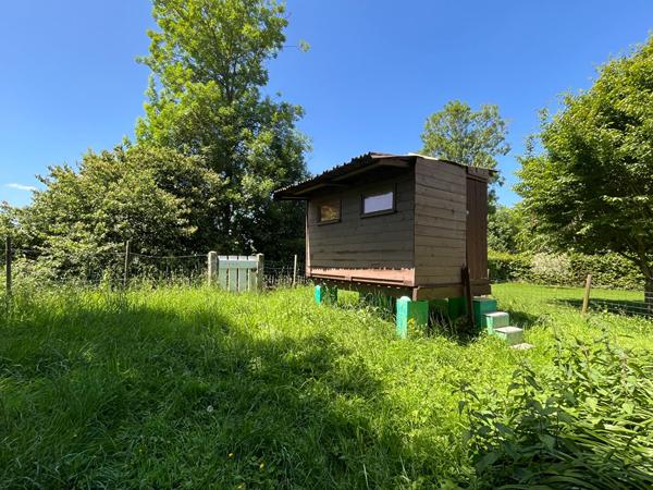 Chalet habitable à l'année en bord de Sarthe !