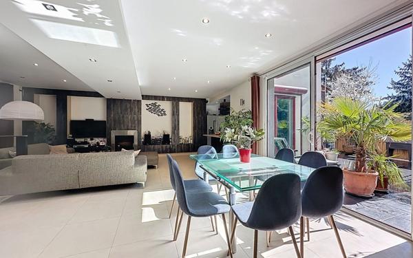 Maison à vendre    6 pièces • 161,24 m2 Créteil