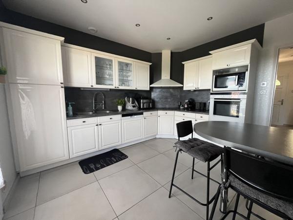 Maison à vendre 328 290 € Domérat 6 p 150 m² DPE D
