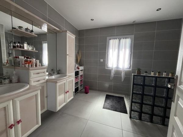 Maison à vendre 328 290 € Domérat 6 p 150 m² DPE D