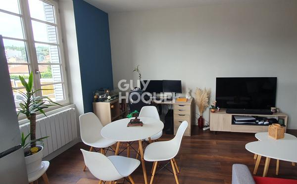 Oullins : Appartement T2 rénové à 10 mn du métro