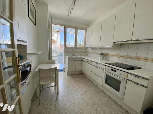 NANTES TOUR BRETAGNE Agréable T4 situé au 4ème et dernier a/asc 