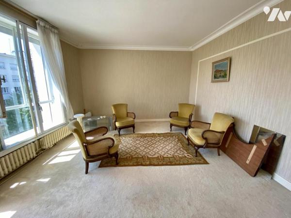 NANTES TOUR BRETAGNE Agréable T4 situé au 4ème et dernier a/asc 