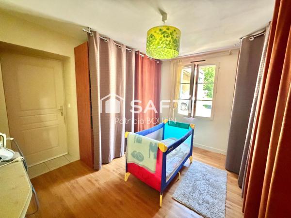 MAISON EN PIERRE 5 CHAMBRES + STUDIO ATTENANT ET PISCINE AVEC JARDIN A LEZAY